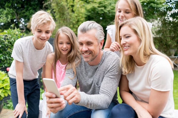 family using virtual view ar app to buy hot tub